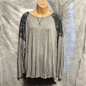 Chic Heather Gray and Black Long Sleeve Top